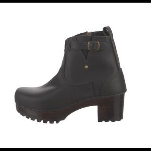 No.6 5" Leather Clog Buckle Boot on Mid Heel in Black SZ 40